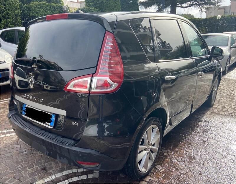 Usata Renault Scénic III Luxe 111 CV (81 kW) 2010 Nero Monovolume