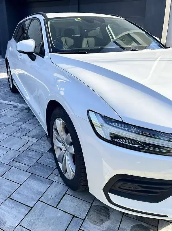 Usata Volvo V60 Business Edition 150 CV (110 kW) 2020 Bianco Station wagon