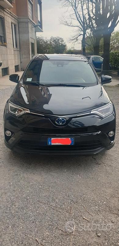 Nero Usata 2018 Toyota RAV4 Hybrid SUV | 21.000 € (Buon prezzo) - Immagine 1/4