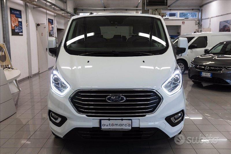 Usata Ford Tourneo Custom Trend 185 CV (136 kW) 2021 Bianco Furgone