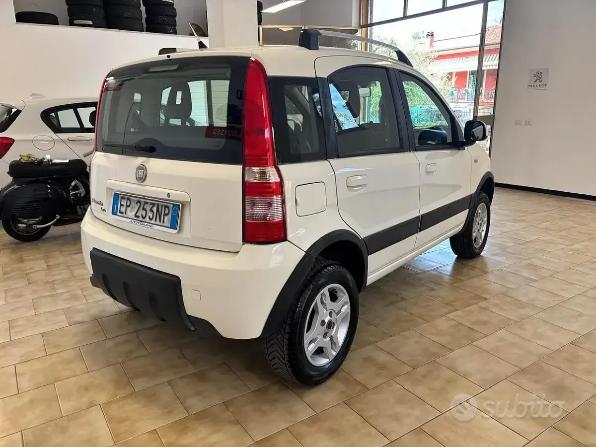 Gebraucht Fiat Panda 4x4 75 PS (55 kW) 2012 Weiß Kleinwagen