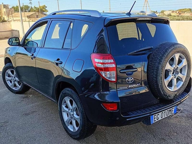 Usata Toyota RAV4 150 CV (110 kW) 2011 Nero SUV