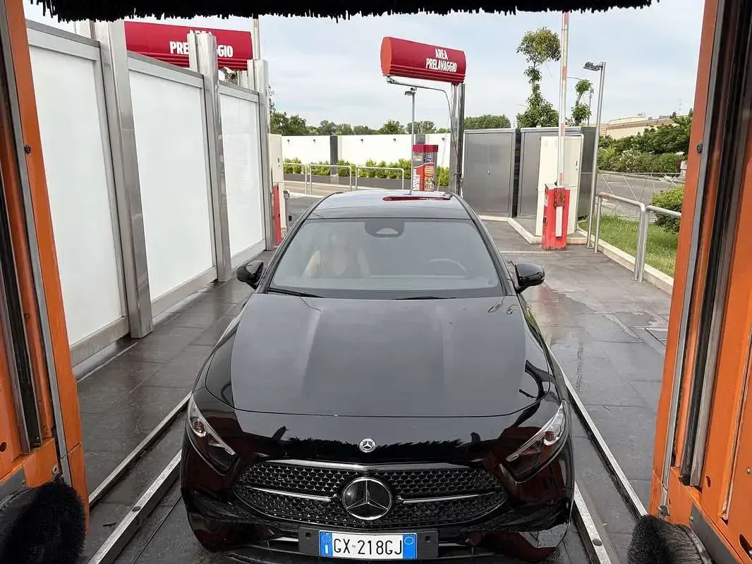 Usata Mercedes A180 116 CV (85 kW) 2025 Nero Berlina
