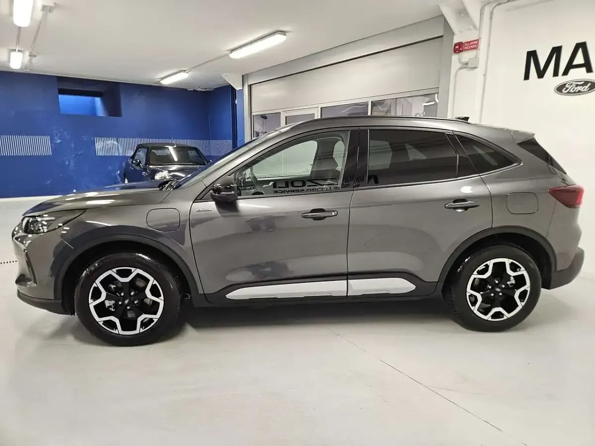 Usata Ford Kuga Active X 243 CV (178 kW) 2025 Grigio SUV