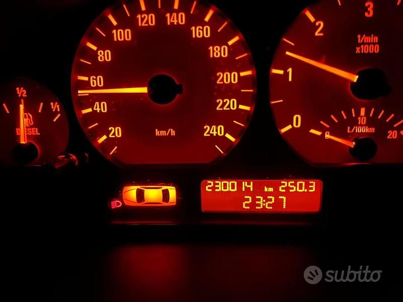 Usata BMW 320 150 CV (110 kW) 2002 Blu Station wagon