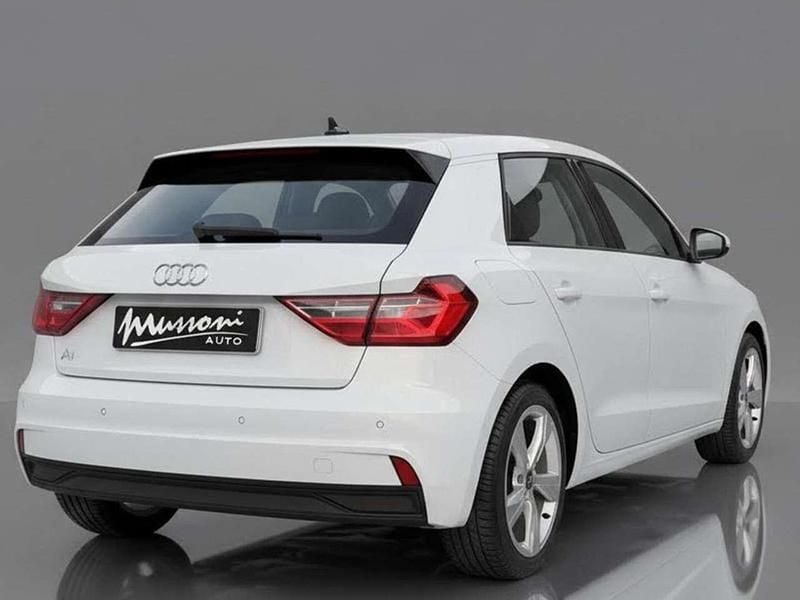 Käytetty Audi A1 Admired 116 HP (85 kW) 2020 Valkoinen Katumaasturi
