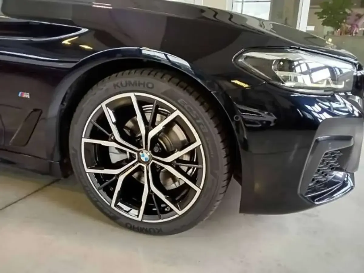 Usata BMW 520 M Sport 190 CV (139 kW) 2022 Blue night Berlina