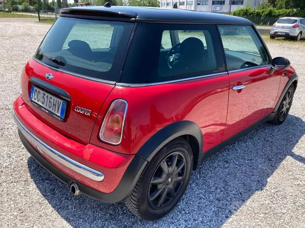 Usata Mini Cooper 116 CV (85 kW) 2002 Rosso Utilitaria