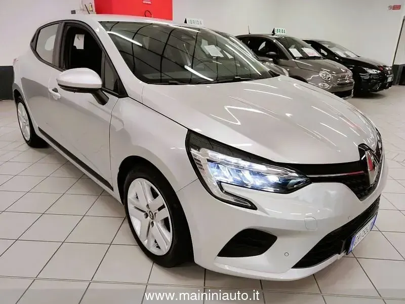 Occasion Renault Clio V Play 101 PK (74 kW) 2021 Zilver Hatchback