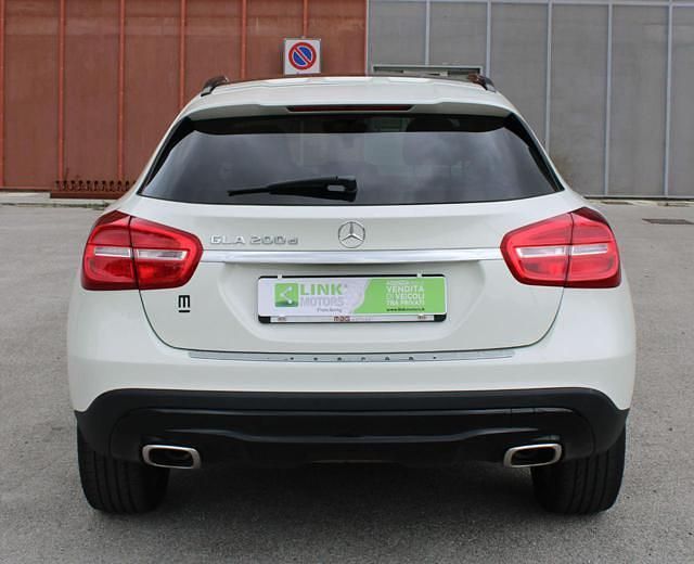Usata Mercedes GLA200 Premium 136 CV (100 kW) 2016 Bianco SUV