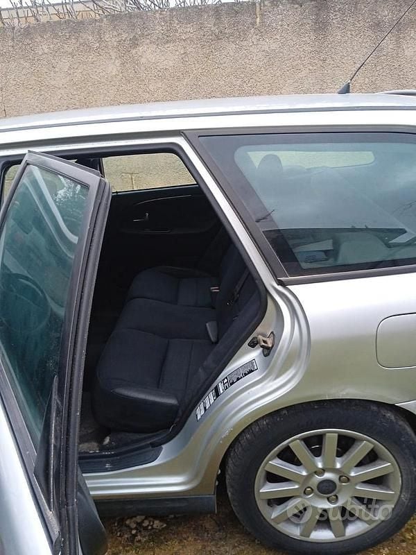 Usata Volvo V40 2001 Grigio Station wagon