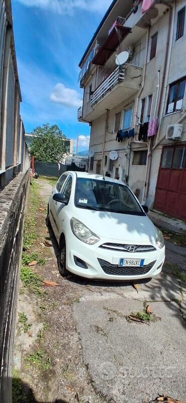 Bianco Usata 2012 Hyundai i10 Due volumi | 4200 € (Ottimo prezzo) - Immagine 1/4