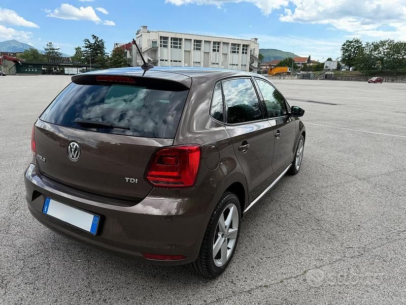 Usata VW Polo Comfortline 75 CV (55 kW) 2015 Marrone Berlina