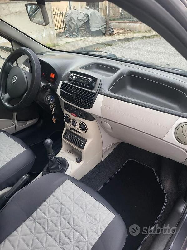 Usata Fiat Punto 2004 Grigio Utilitaria
