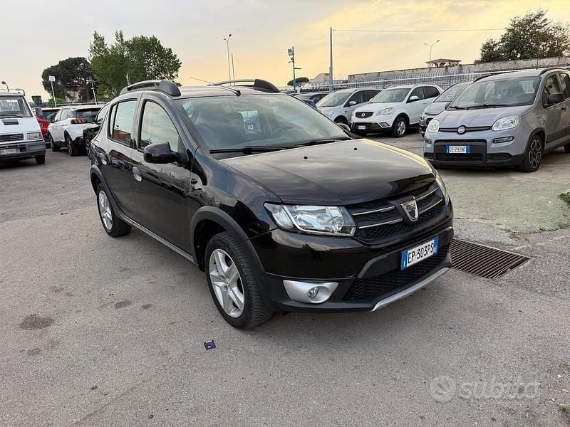 Usata Dacia Sandero Stepway 90 CV (66 kW) 2013 Nero Berlina