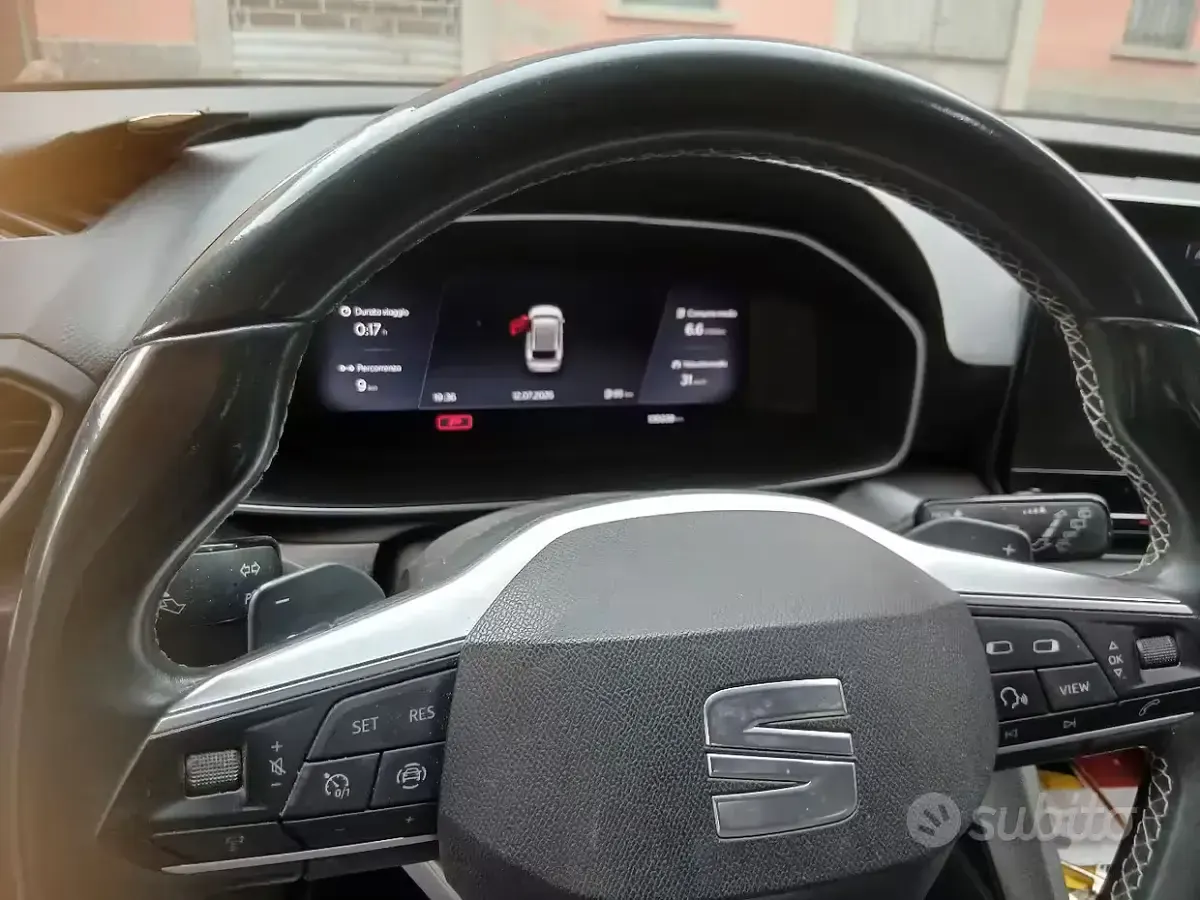 Usata Seat Leon 150 CV (110 kW) 2022 Grigio Station wagon