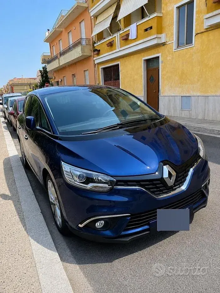 Usata Renault Scénic 110 CV (80 kW) 2017 Bluazzurro Monovolume
