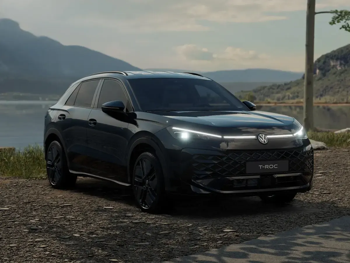 Nuova VW T-Roc R-line 150 CV (110 kW) 2026 Grenadill black metallizzato SUV