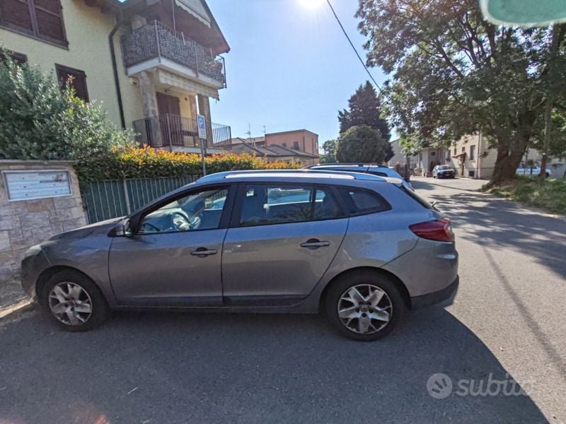 Usata Renault Mégane III 110 CV (80 kW) 2013 Grigio Station wagon
