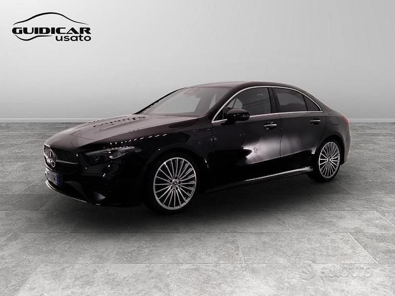 Usata Mercedes A180 AMG line 116 CV (85 kW) 2024 Nero Berlina