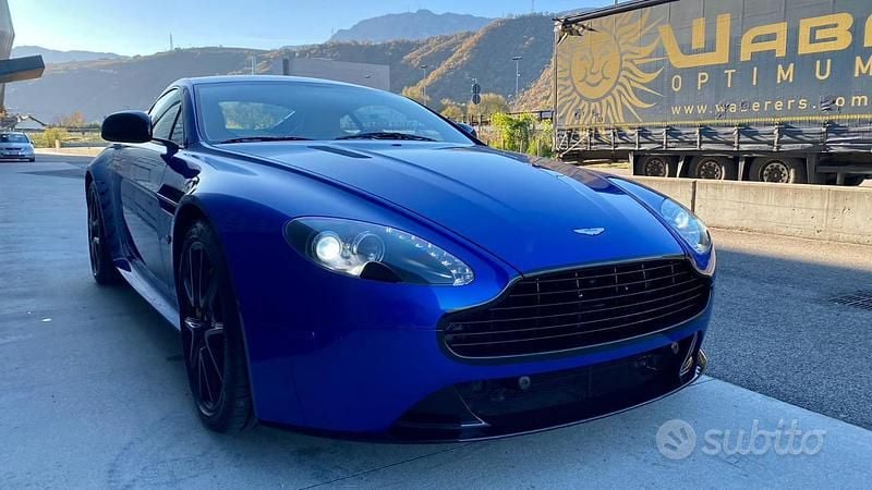 Usata Aston Martin V8 Vantage 436 CV (320 kW) 2011 Blu Coupé