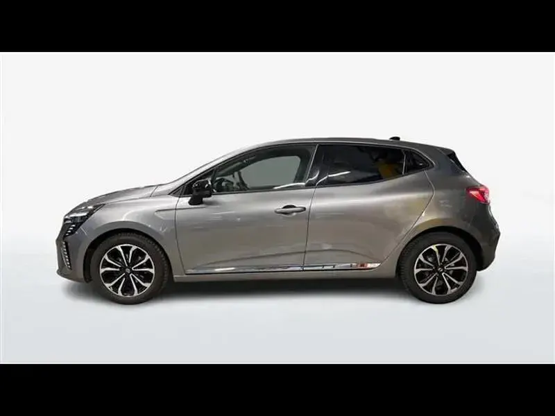 Usata Renault Clio Techno 90 CV (66 kW) 2025 Grigio scuro Utilitaria