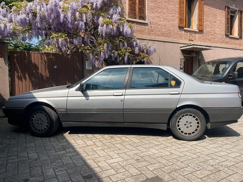 Usata Alfa Romeo 164 188 CV (138 kW) 1989 Grigio Berlina