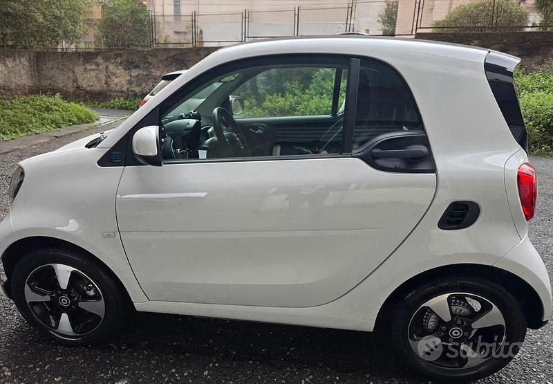 Usata Smart ForTwo Electric Drive Passion 22 kW (30 CV) 2022 Bianco