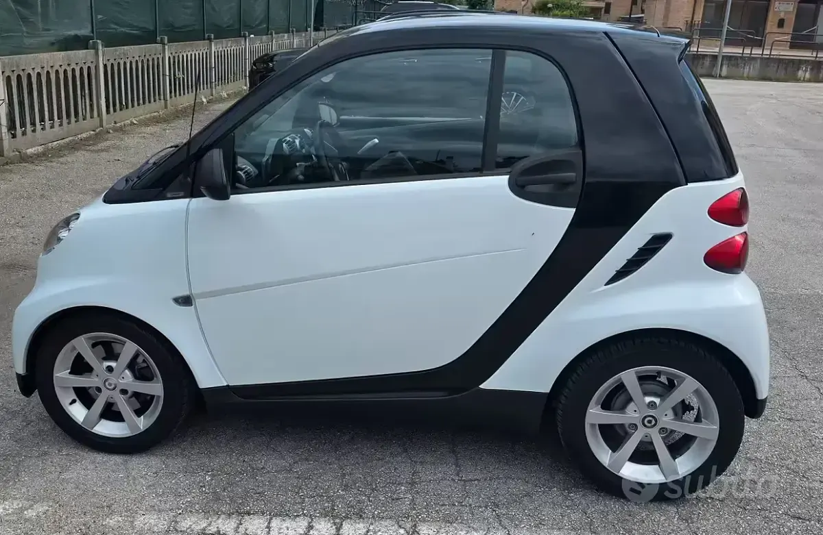 Usata Smart ForTwo Coupé 61 CV (44 kW) 2007 Bianco Coupé