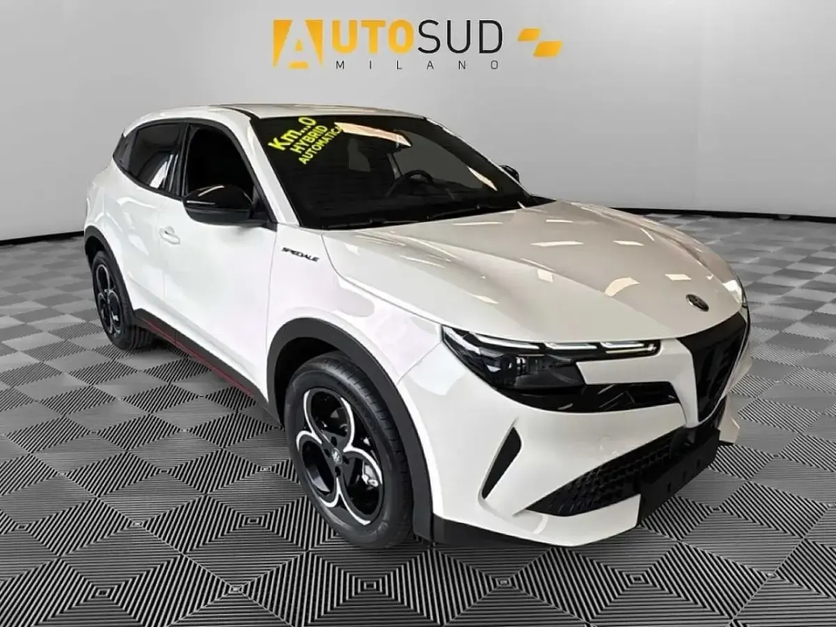 Nuova Alfa Romeo Junior Edizione Speciale 145 CV (106 kW) 2025 Bianco SUV