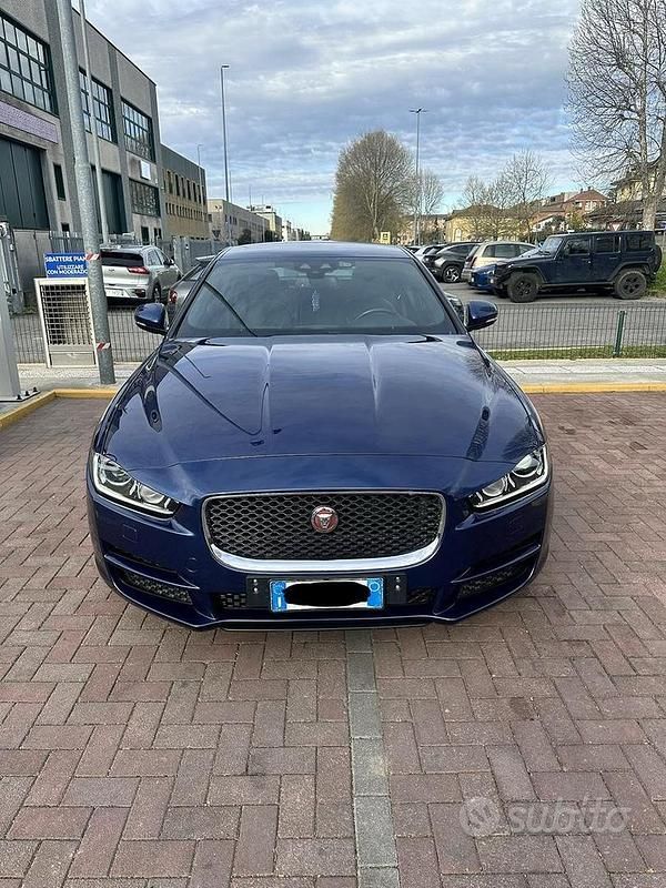 Usata Jaguar XE Business Edition 179 CV (131 kW) 2016 Blu Berlina