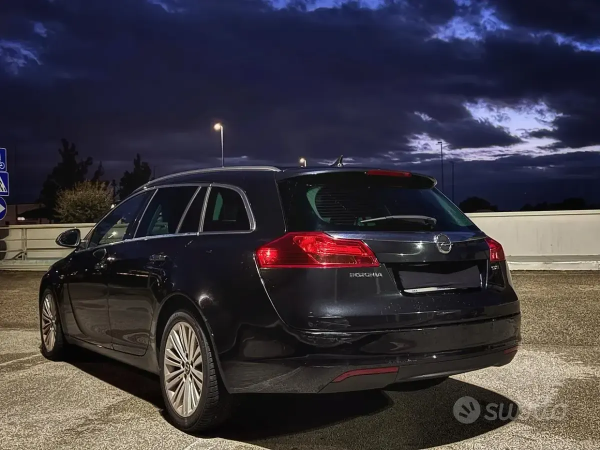Usata Opel Insignia Cosmo 160 CV (117 kW) 2012 Grigio Station wagon