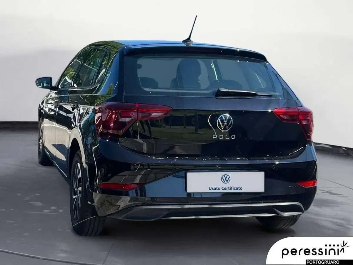 Usata VW Polo Life 80 CV (58 kW) 2023 Nero perla Utilitaria