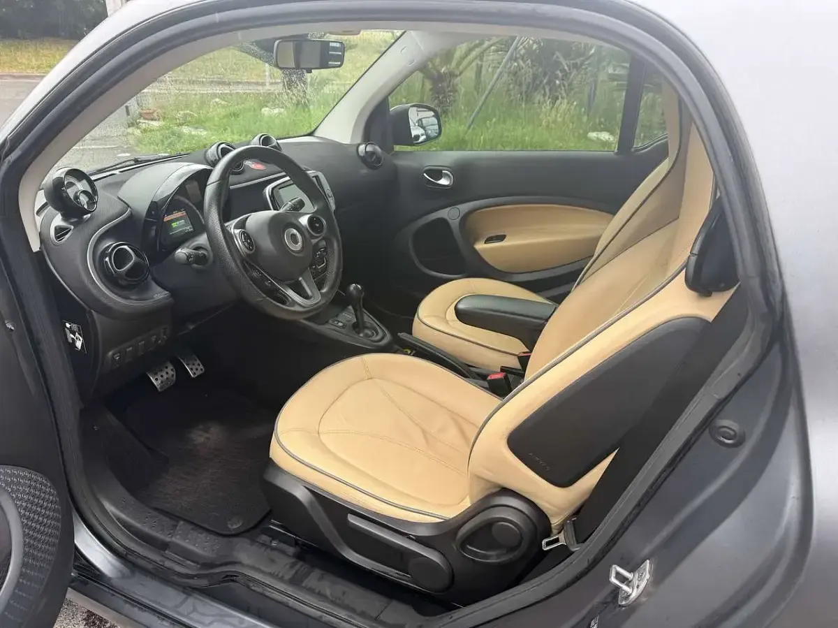 Usata Smart ForTwo Coupé Passion 41 kW (56 CV) 2021 Opaco Utilitaria