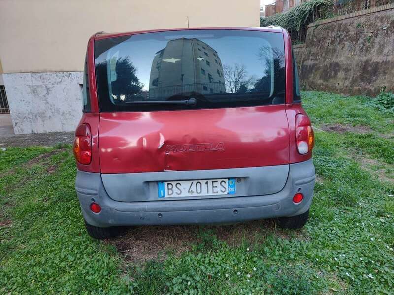 Usata Fiat Multipla 110 CV (80 kW) 2001 Rosso Monovolume