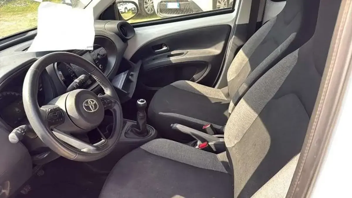 Usata Toyota Aygo X Active 72 CV (52 kW) 2023 Bianco SUV