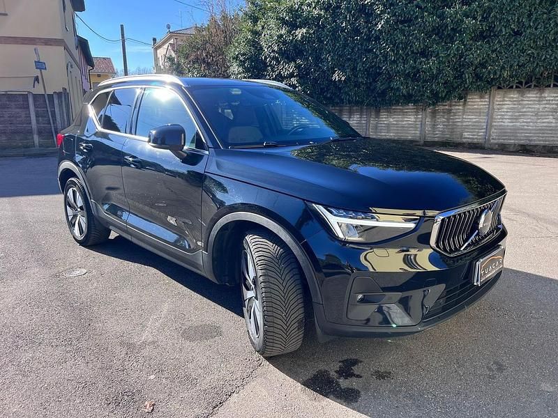 Usata Volvo XC40 Core 211 CV (155 kW) 2023 Nero SUV
