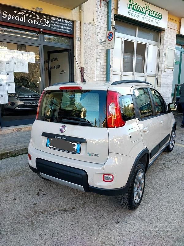 Begagnad Fiat Panda Trekking 85 HK (62 kW) 2014 Beige Halvkombi