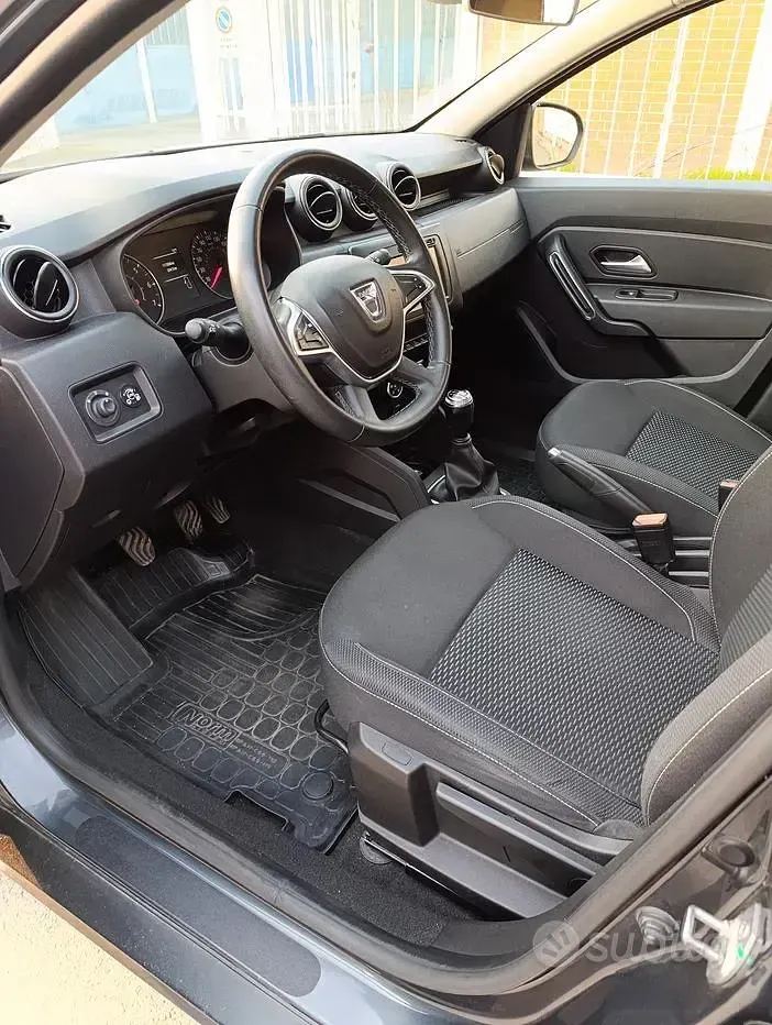 Usata Dacia Duster 114 CV (83 kW) 2018 Grigio SUV