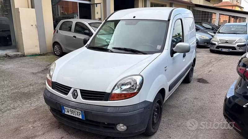 Usata Renault Kangoo 84 CV (61 kW) 2005 Bianco Monovolume