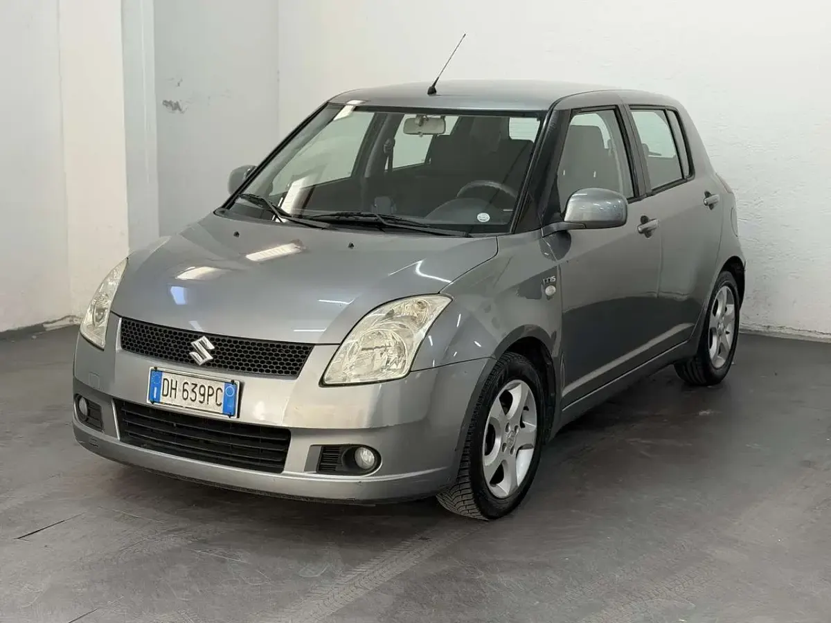 Usata Suzuki Swift GLX 69 CV (50 kW) 2007 Grigio Utilitaria