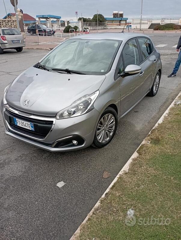 Usato 2018 Peugeot 208 1.2 LPG_Hybrid 82 CV (12.000 €)