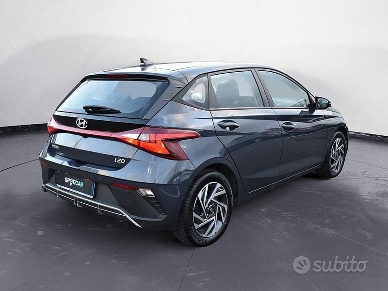 Usata Hyundai i20 84 CV (61 kW) 2024 Grigio Monovolume