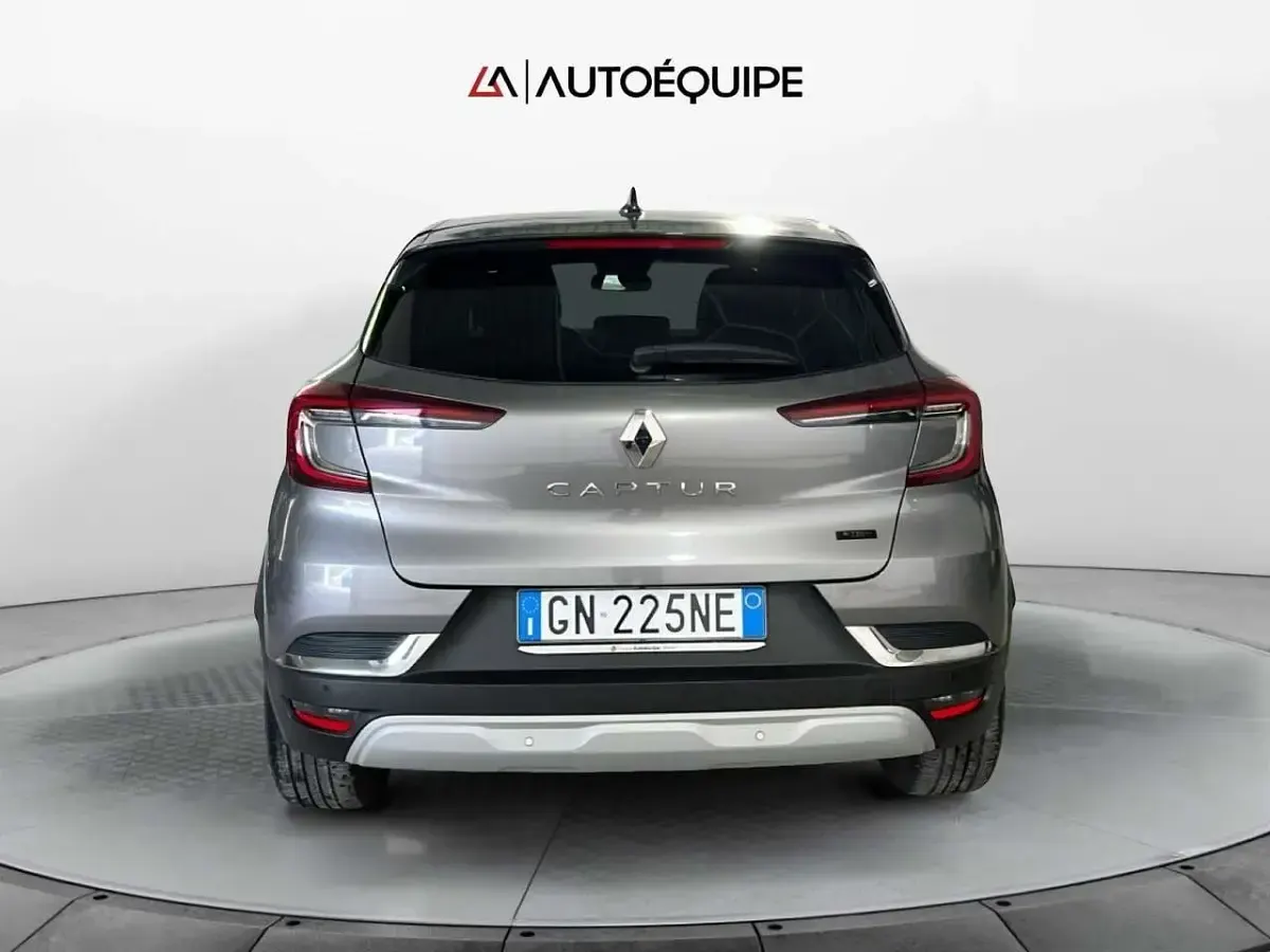 Usata Renault Captur Techno 143 CV (105 kW) 2023 Grigio SUV