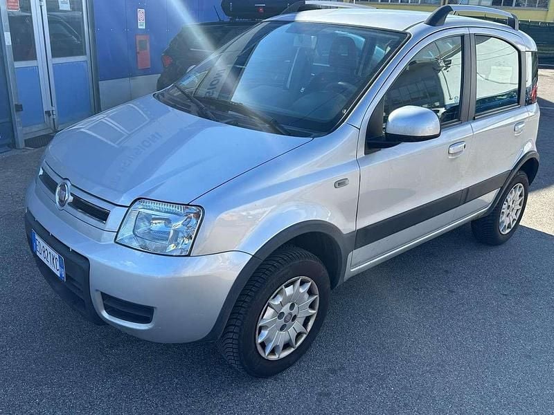Usata Fiat Panda 4x4 Climbing 69 CV (50 kW) 2011 Other Utilitaria