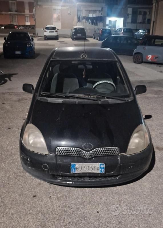 Usata Toyota Yaris 2000 Nero Berlina