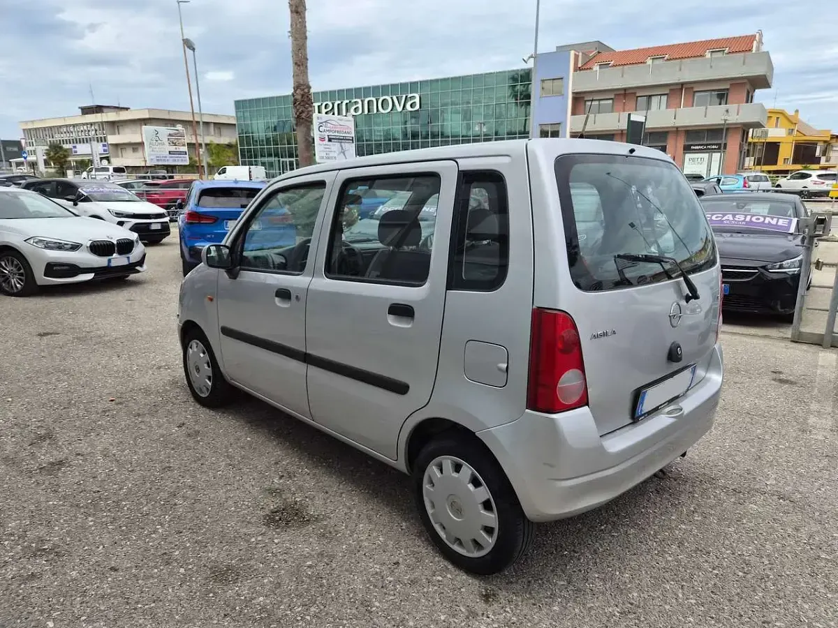 Usata Opel Agila Njoy 75 CV (55 kW) 2003 Argento Monovolume