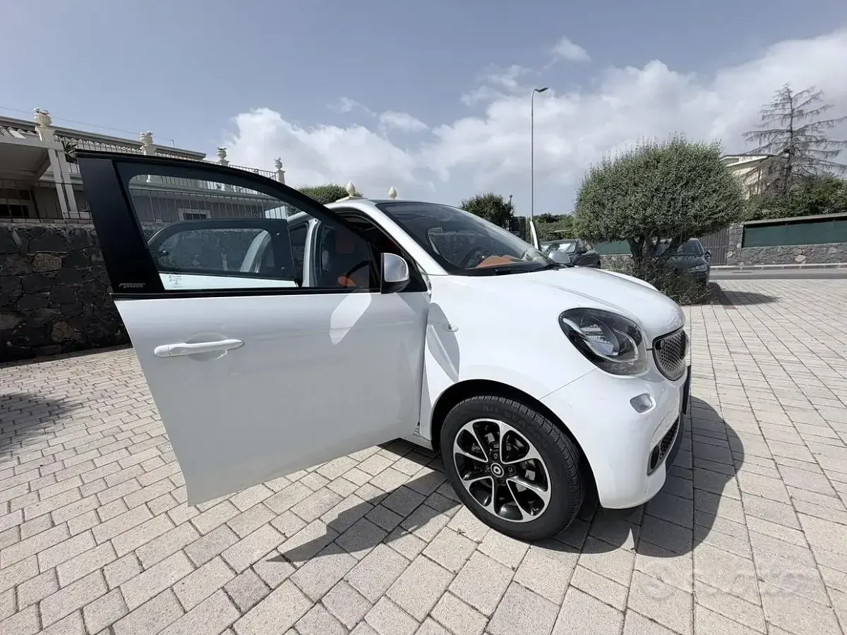 Usata Smart ForFour 71 CV (52 kW) 2015 Utilitaria