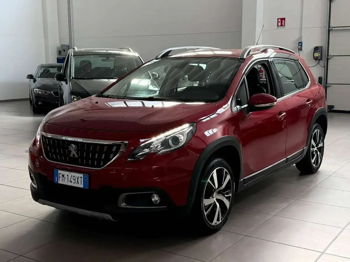 Usata Peugeot 2008 120 CV (88 kW) 2017 Rosso SUV