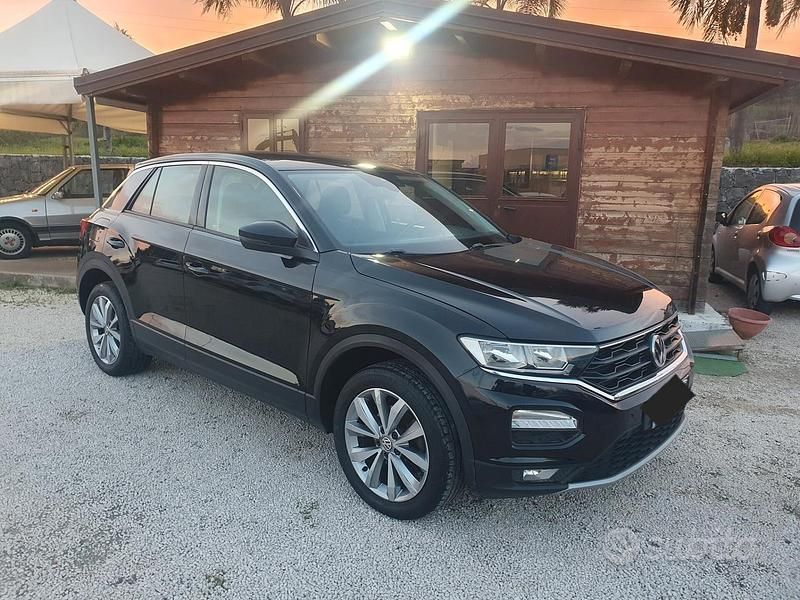 Usata VW T-Roc Style 116 CV (85 kW) 2019 Nero SUV